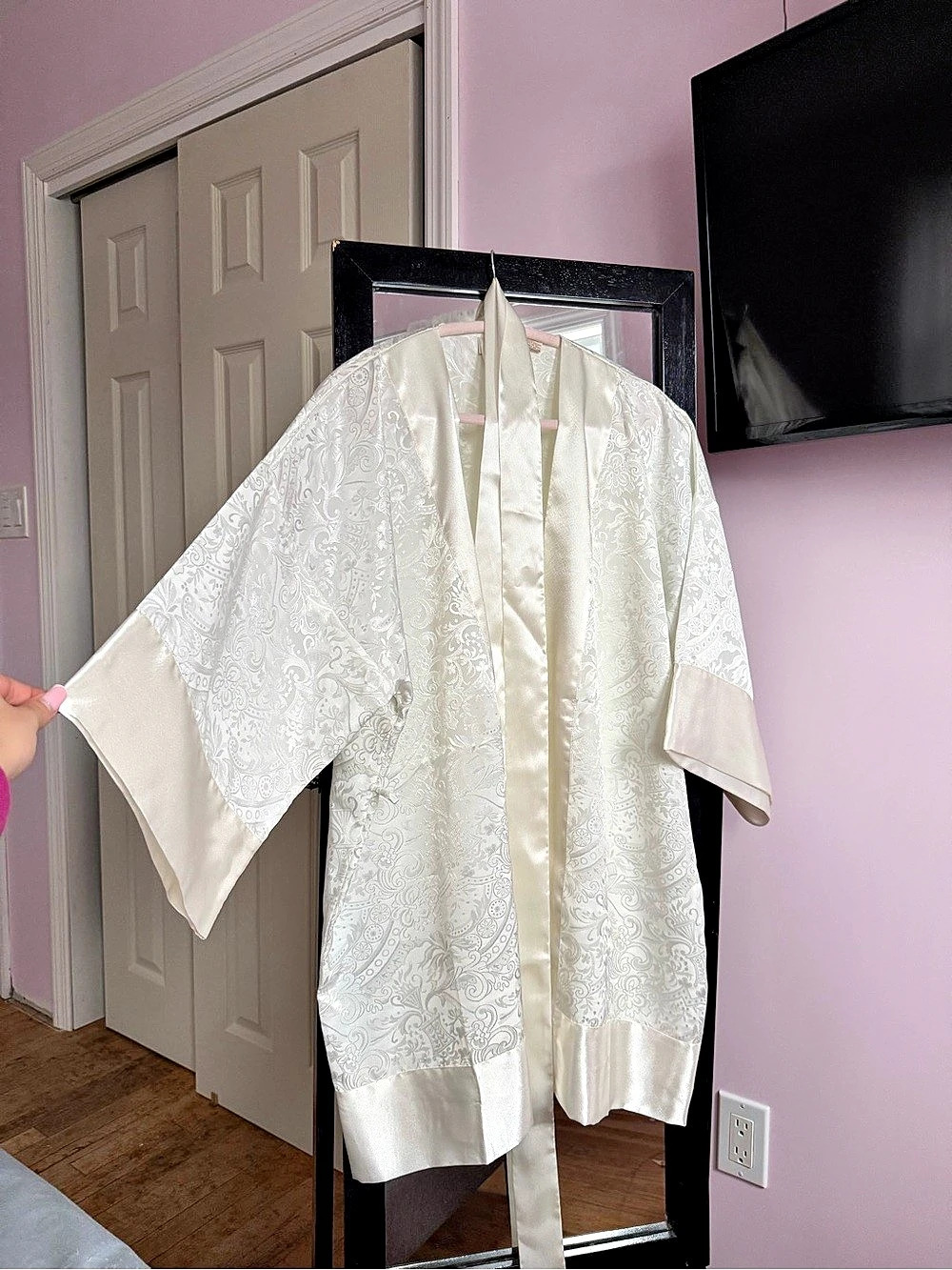 Real vintage Victoria's Secret Paisley Satin Robe in White bride wedding